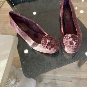 Elegant Pink Flats with Bow Detail